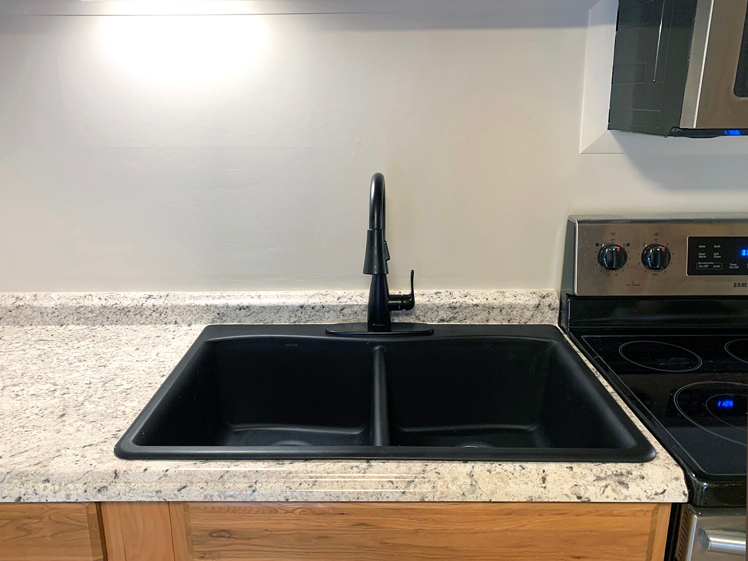 Building Photo - 353 Hillside St