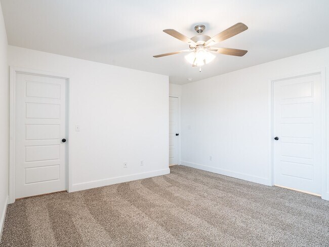 Building Photo - 2161 Wildflower Dr