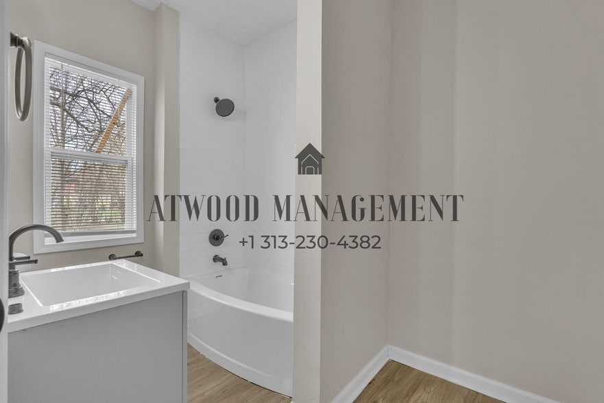 Building Photo - Fully Renovated 3-Bedroom Home – Move-In Ready for You!