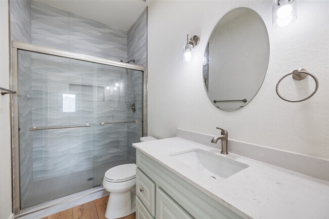 Building Photo - 4710 Ave S