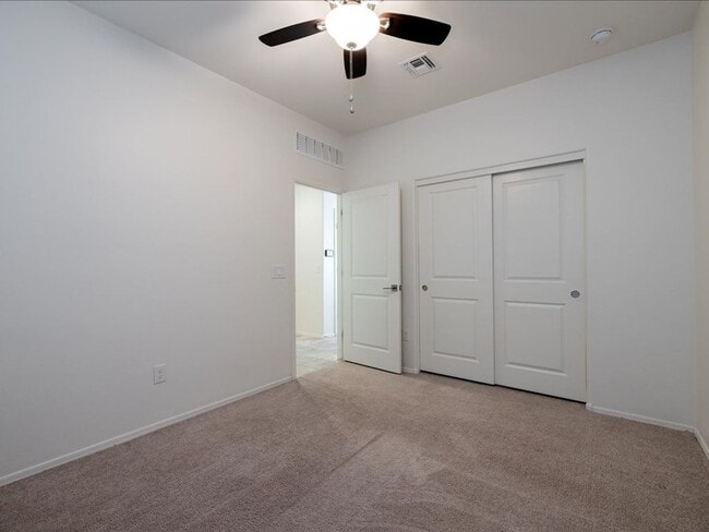 Building Photo - Modern Comfort Meets Community Living – 3 Bed, 2 Bath Beauty with Resort-Style Amenities!