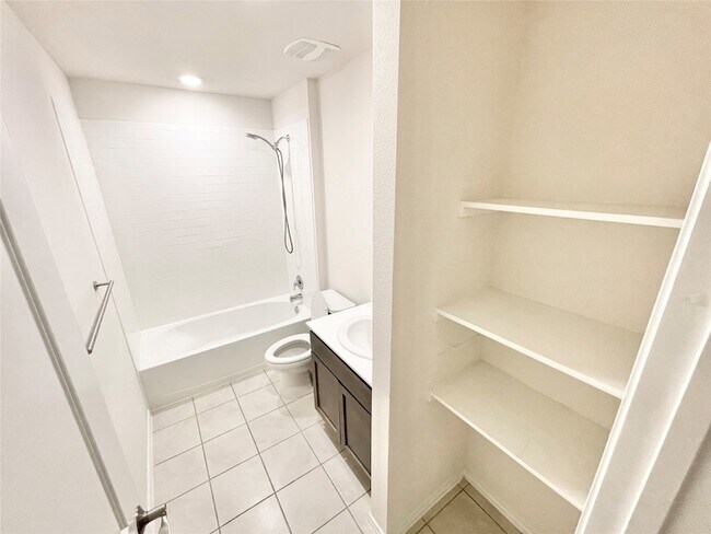 Building Photo - 1125 Silver Maple Ln