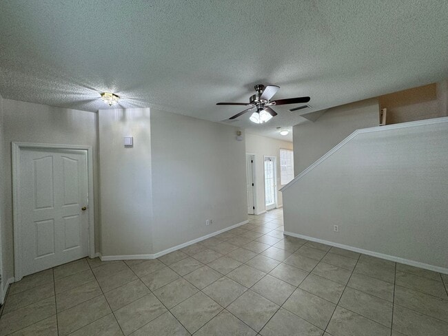 Building Photo - 3548 Peppervine Dr
