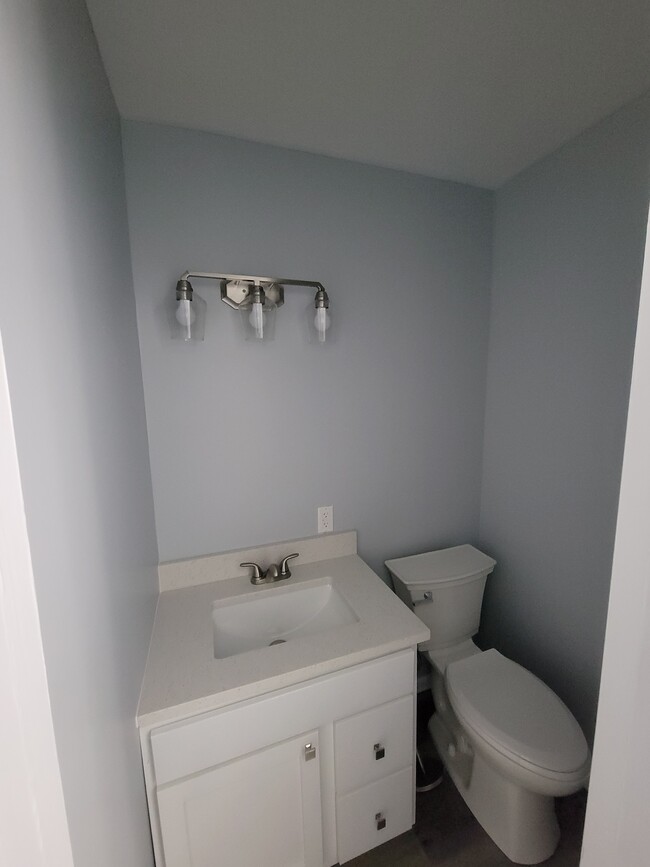 2 Bedroom upper level Bathroom - 183 Maple St