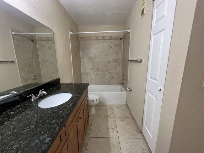 Building Photo - 3410 Pinewalk Dr N