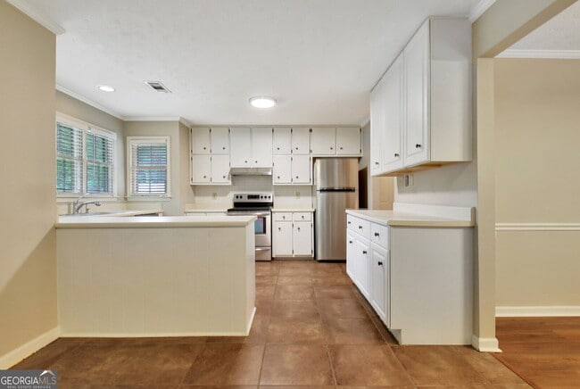 Building Photo - 135 Windham Way