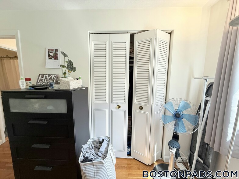 Building Photo - 135 Inman St