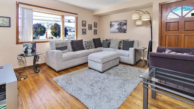 Building Photo - 19 7th St