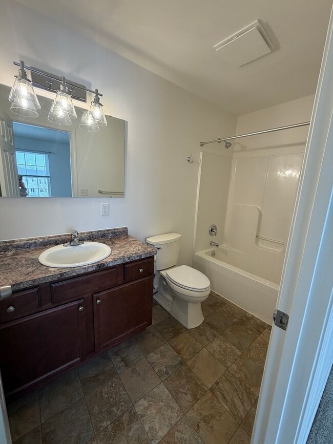 Building Photo - 12-12 Creekside Dr