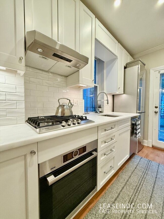 Building Photo - 2323 17th St NW