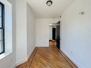 Building Photo - "Charming 1-Bedroom Retreat in Prime Brooklyn Location – Your Urban Oasis Awaits!"