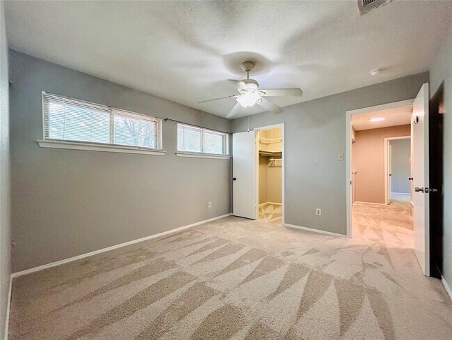 Building Photo - 7613 Navarro Pl