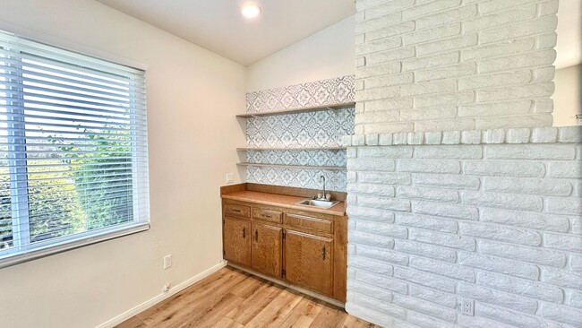 Building Photo - Beautiful Ranch-Style, Single-Story, on Co...