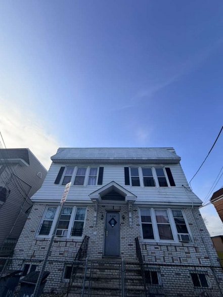 Building Photo - 125 Carolina Ave