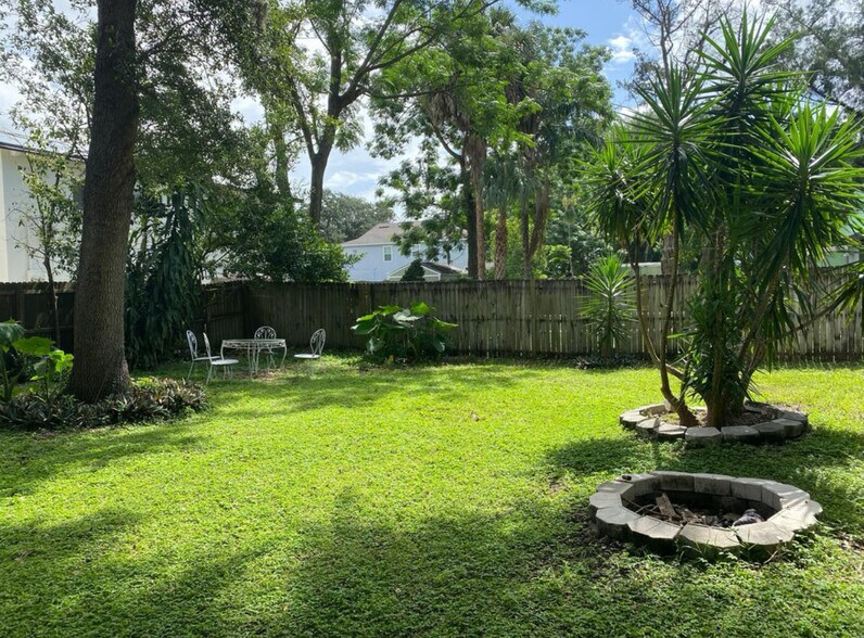 Building Photo - 2805 E Washington St