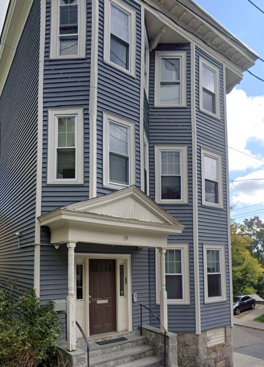 Building Photo - 19 Bucknam St