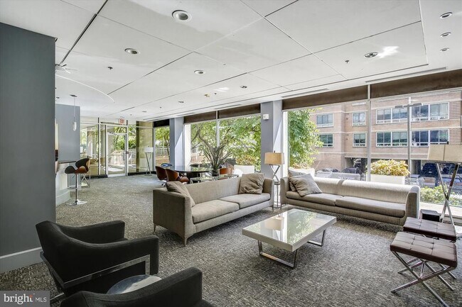 Building Photo - 800 4th St SW