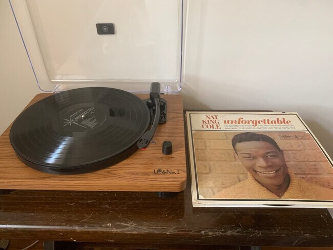 Building Photo - 54 River Dr