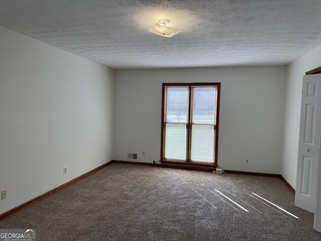 Building Photo - 19 Sentry Oak Ct