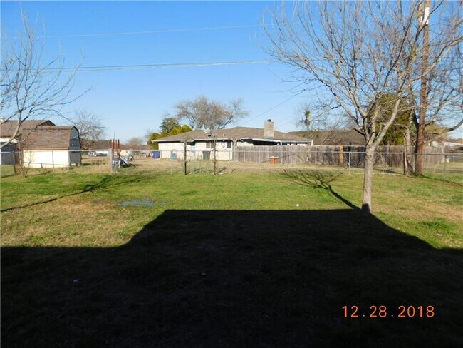 Building Photo - 1010 Jackie Jo Ln