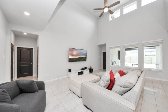 Building Photo - 21638 Laggan Clf Ln