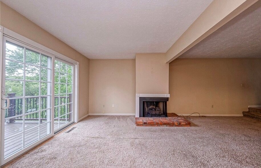 Building Photo - 1342 Quail Run Cir