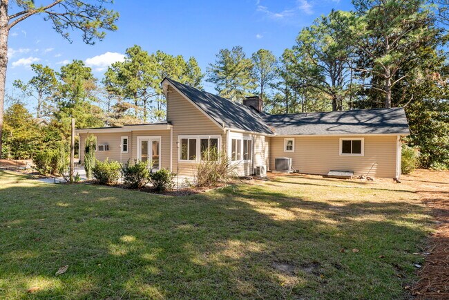 Building Photo - 53 Pine Lake Dr