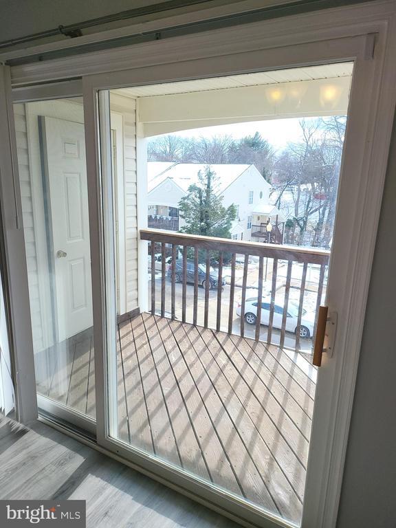 Building Photo - 9381 Scarlet Oak Dr