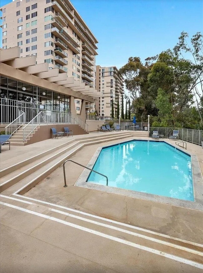 Building Photo - "Chic 1-Bedroom Oasis with Modern Elegance...