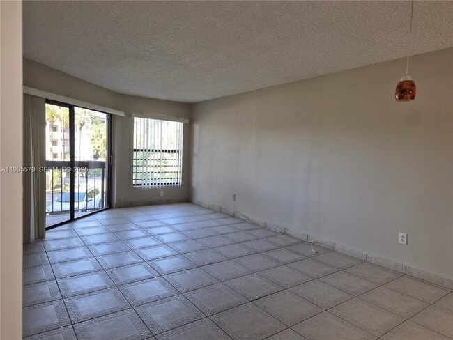 Building Photo - 8811 SW 132nd Pl