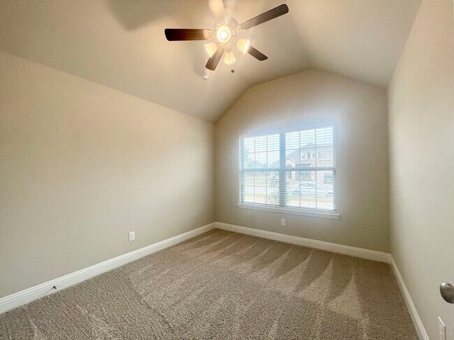 Building Photo - 3002 Pronghorn Dr