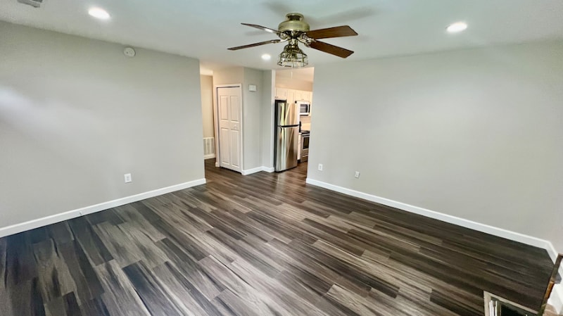 Building Photo - 15801 Atomic Ln