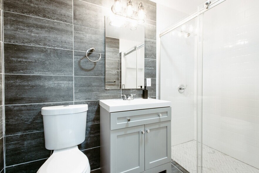 Building Photo - 179 E 102nd St