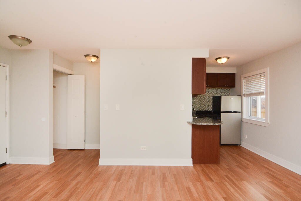 Building Photo - 699 Elm Pl