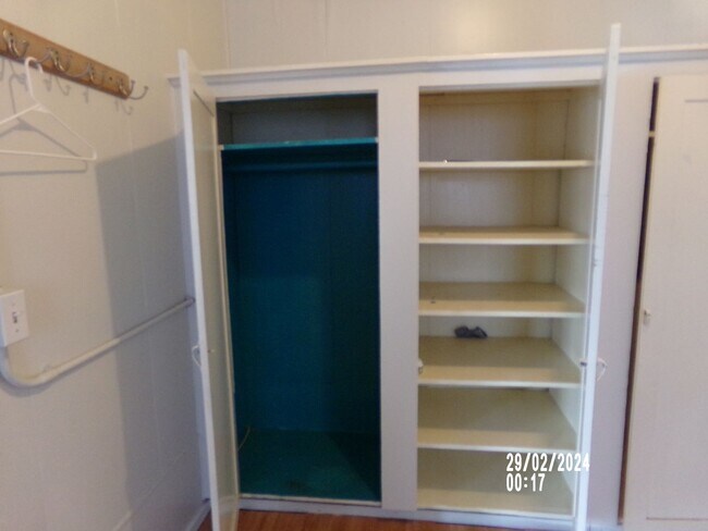 Building Photo - 4bd 1ba Home