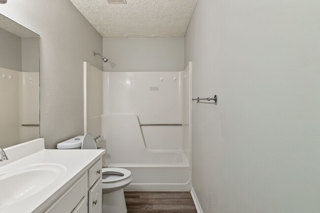 Building Photo - 322-328 Brookwood