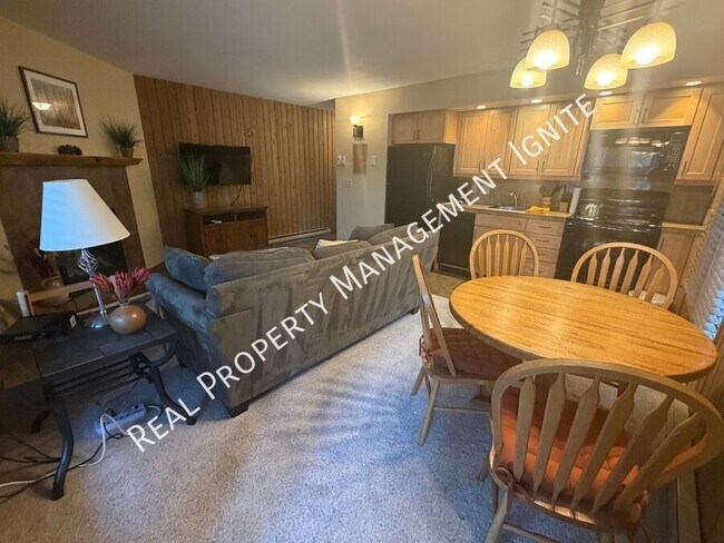 Building Photo - 19717 SW Mount Bachelor Dr