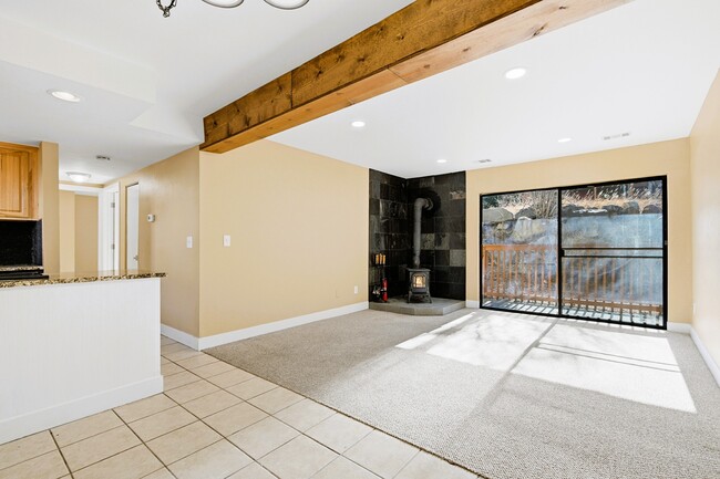 Building Photo - 1901 Clear Creek Dr