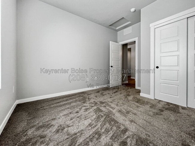 Building Photo - 5904 W Aegean Dr