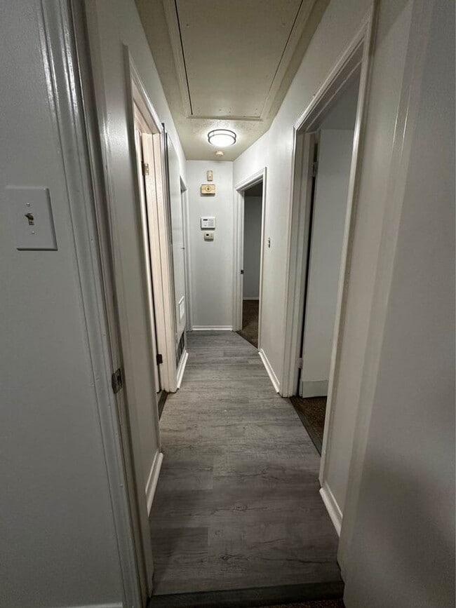 Building Photo - For Rent – 3 Bedroom / 1 Bath Home