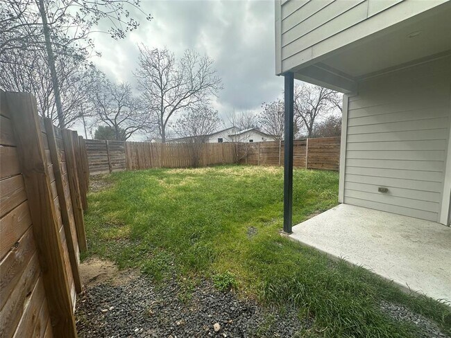 Building Photo - 813 Northington St