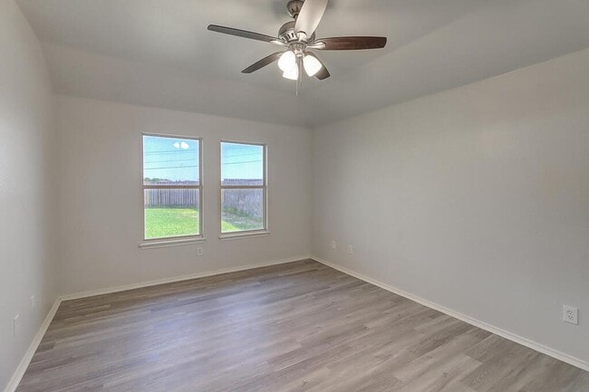 Building Photo - 7605 Cougar Dr