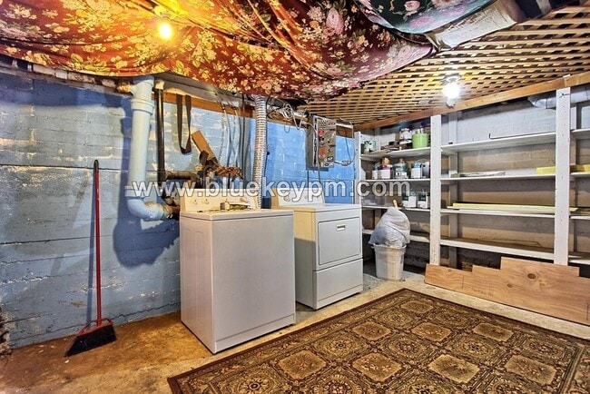 Building Photo - 3 bed, 1 bath Home w/ Easy Freeway Access Near Washington Elem School