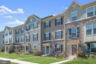 Building Photo - 6072 Fallfish Ct