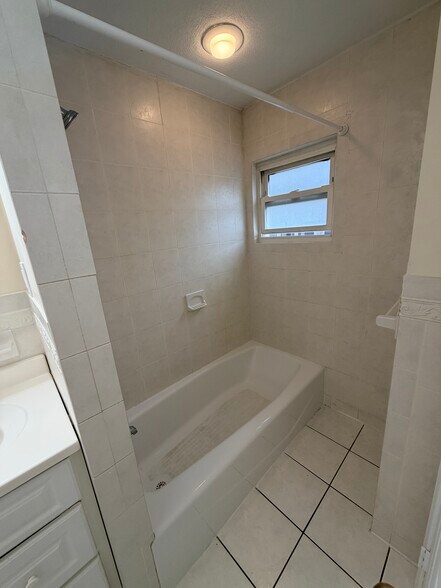 Building Photo - 543 Broadway