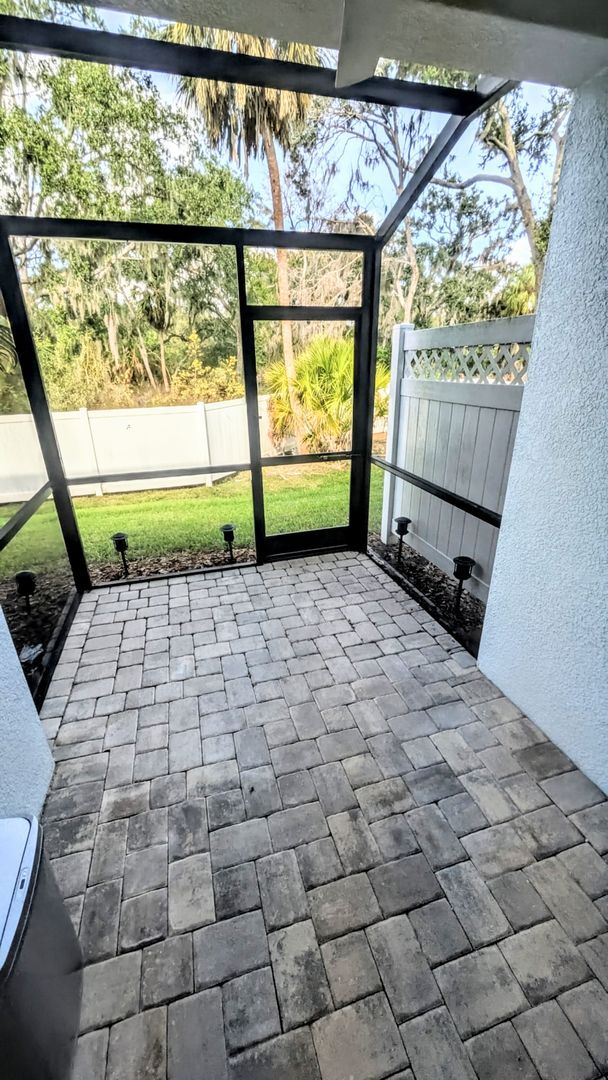 Building Photo - Annual UNfurnished almost BRAND NEW townhome just south of University and Lockwood Ridge!