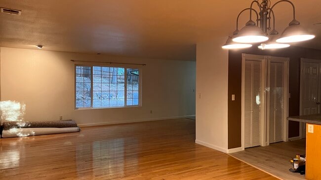 Building Photo - 14385 Holmwood Dr