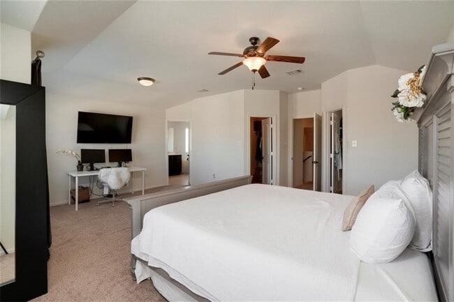 Building Photo - 1501 Treeta Trail