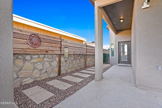 Building Photo - 12401 Norte Chico Pl
