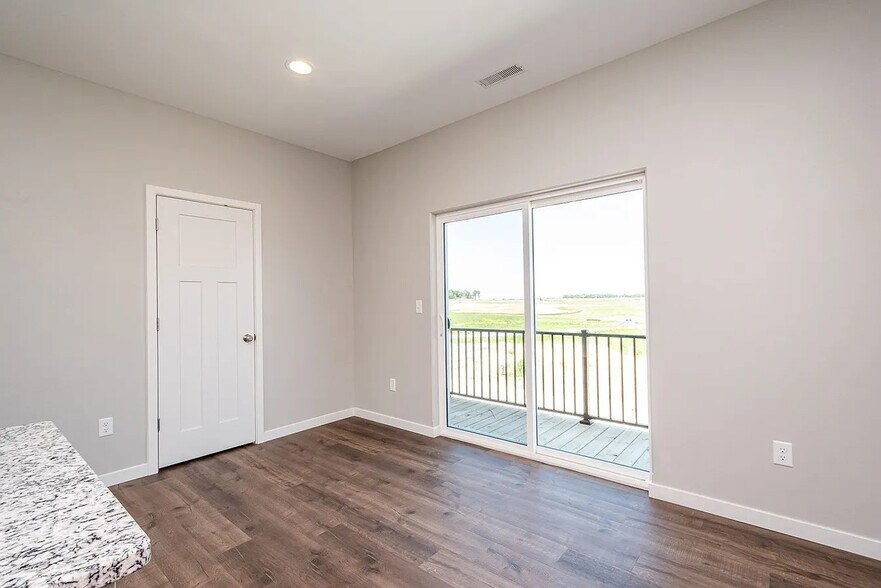 Building Photo - 625 Catherine Dr